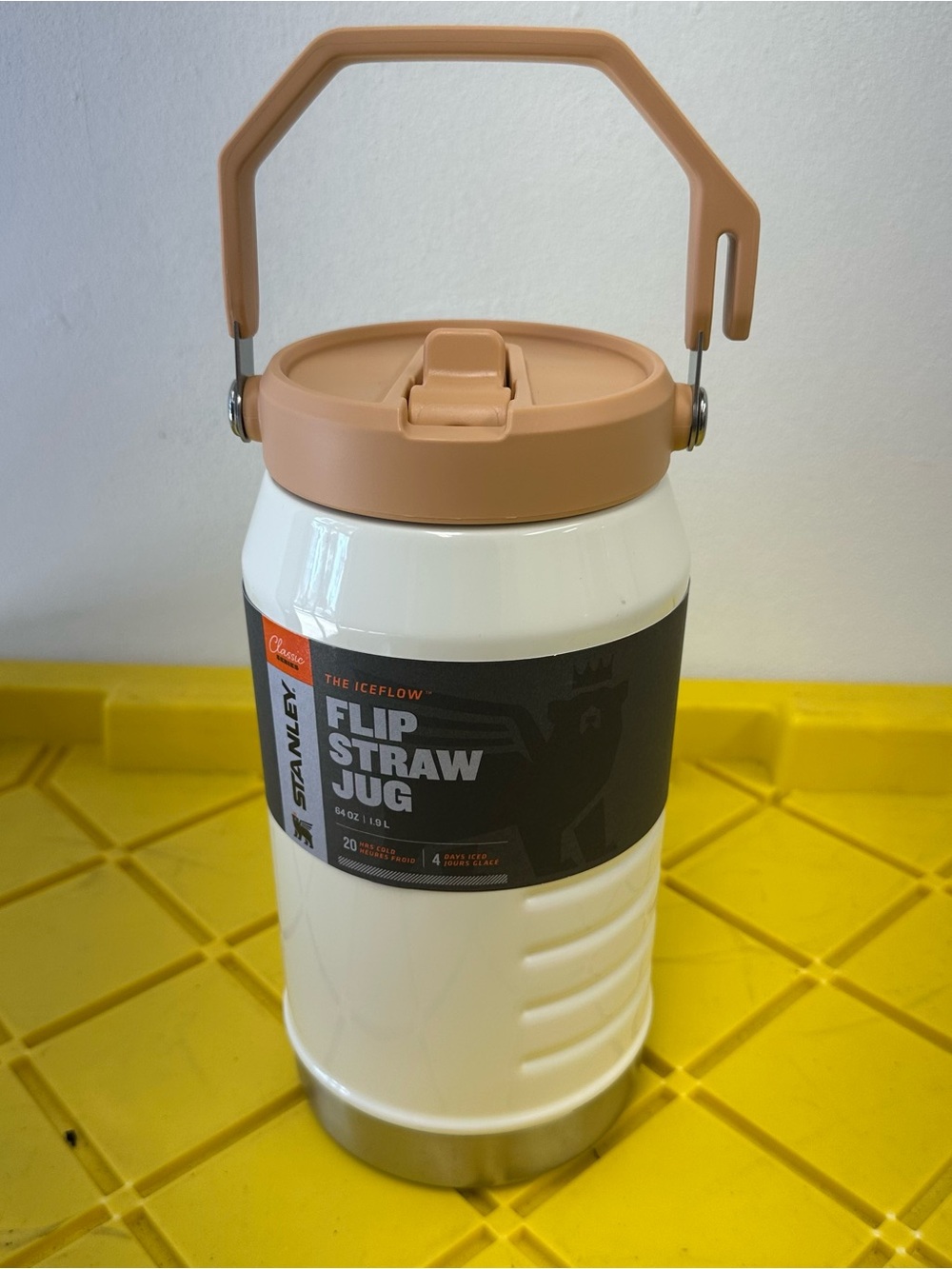 Stanley IceFlow™ Flip Straw Jug | 64 oz – White